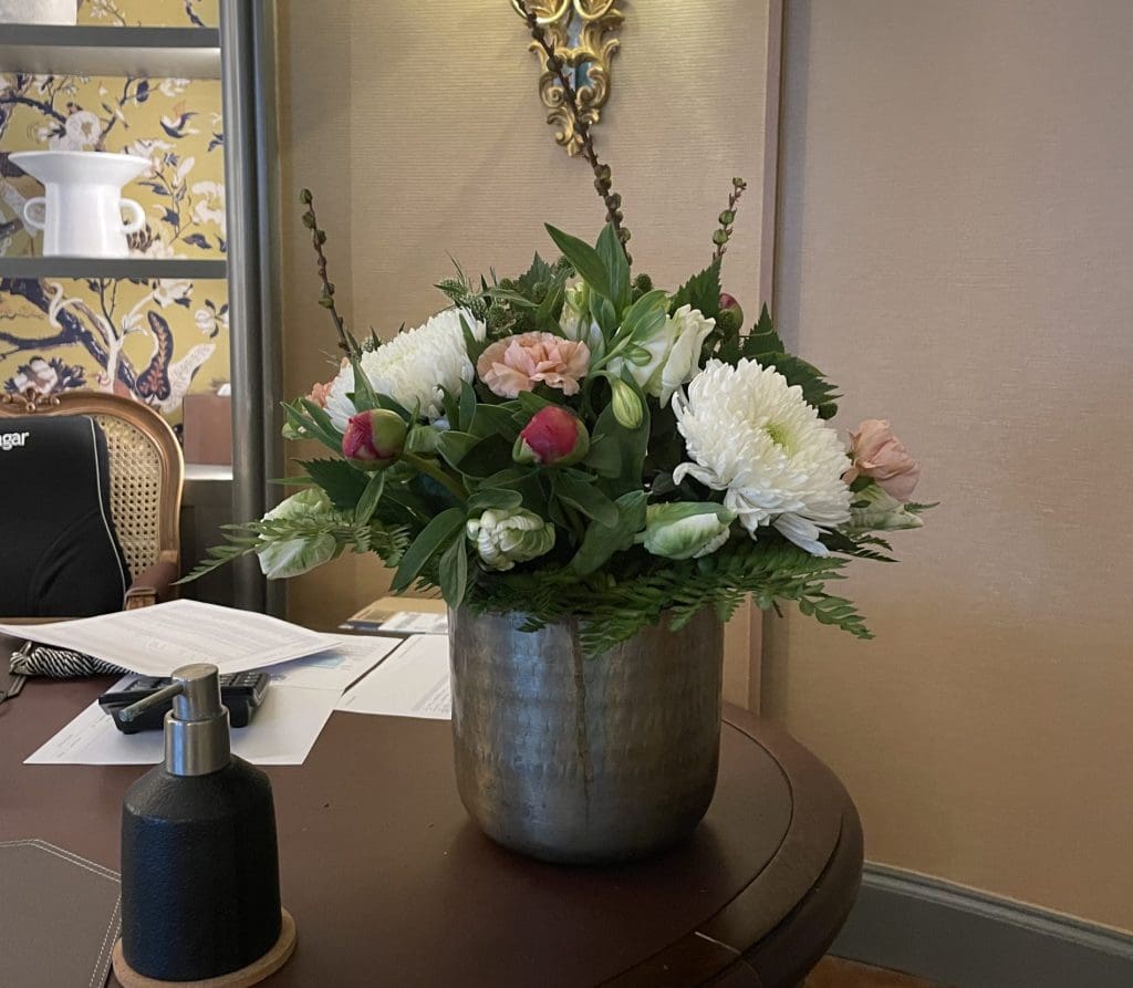 Corporate flowers for Relais Hotel